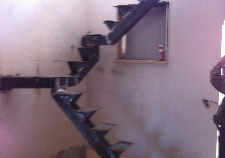Лестницы из металла