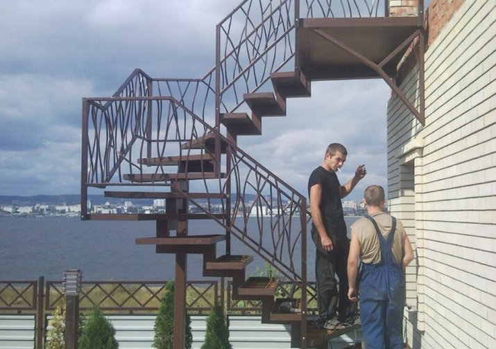 Металлическая лестница в частный дом Саратов